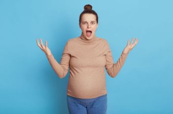 Entenda os principais riscos associados ao estresse durante a gravidez!