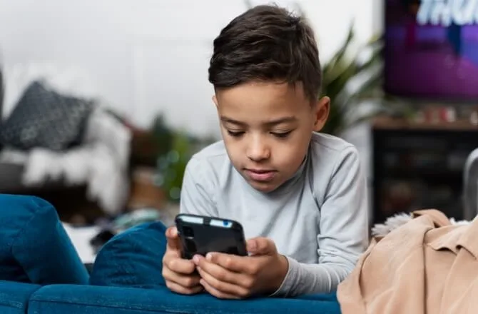 Impacto das telas na saúde infantil: O que os exames revelam?