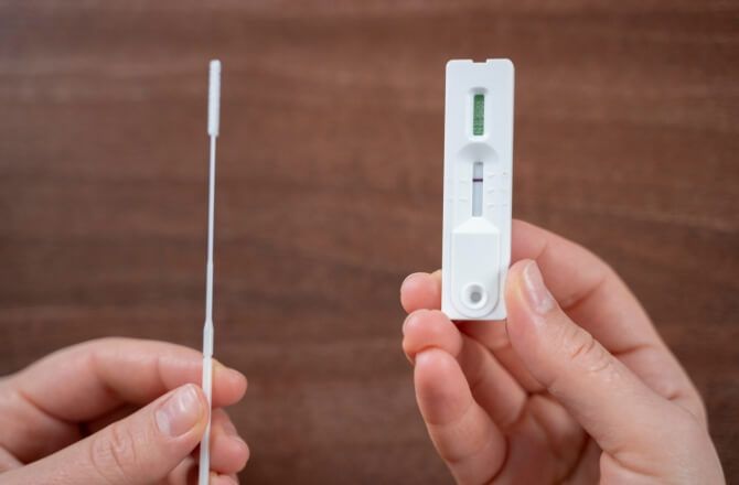 Testes rápidos x exames laboratoriais: qual a diferença?